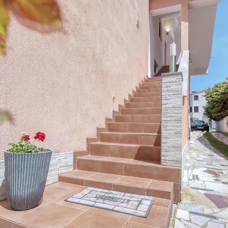Charming House On The Beach And Deluxe Apartment Pula Room photo