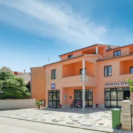 Charming House On The Beach And Deluxe Apartment Pula Exterior photo