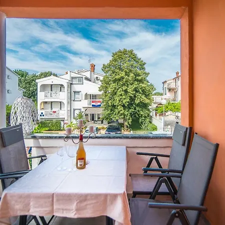 Charming House On The Beach And Deluxe Apartment Pula Exterior photo