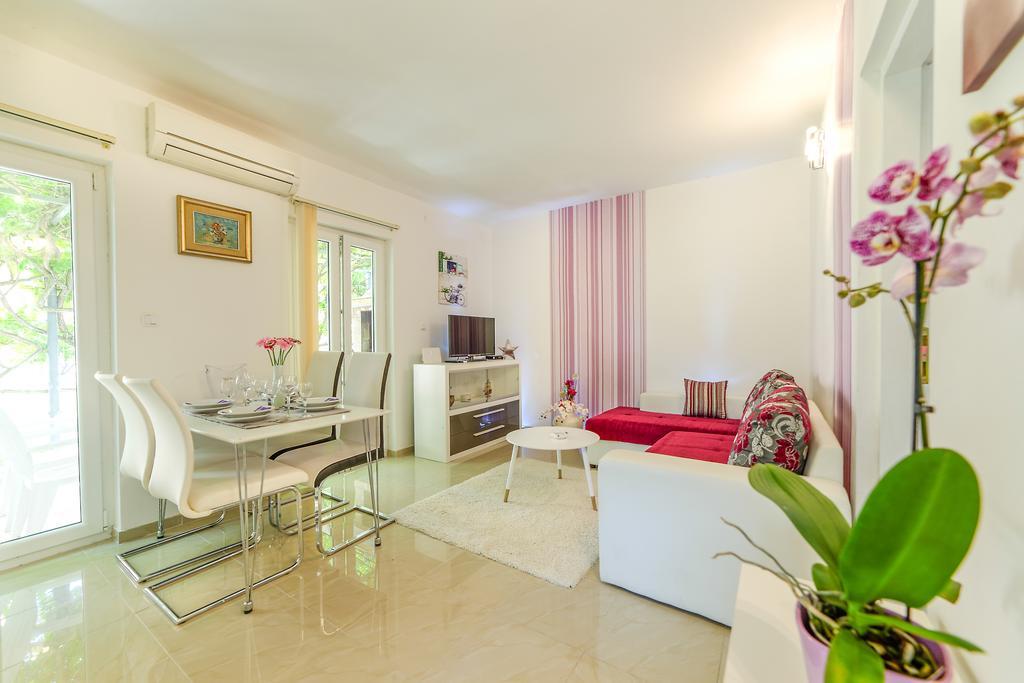 Charming House On The And Deluxe Appartamento Pola