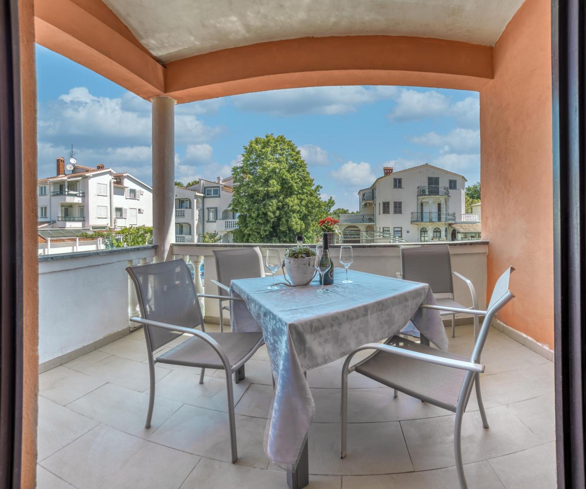 Charming House On The And Deluxe Apartamento Pula