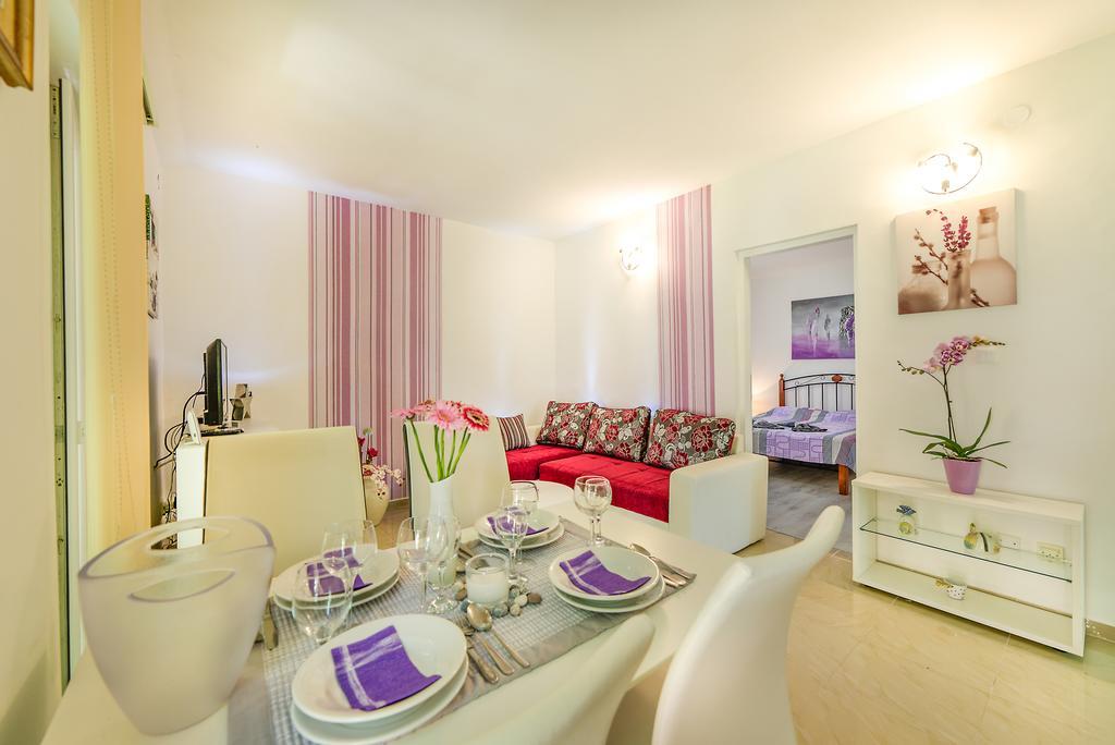 Charming House On The And Deluxe *